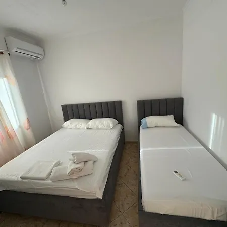 Emilio Apartment
